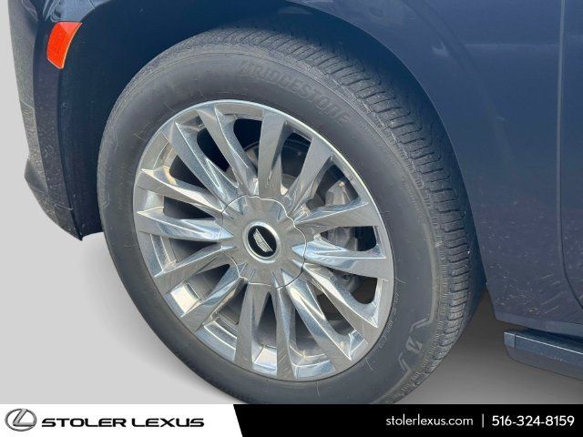 Used 2023 Cadillac Escalade Premium Luxury w/ Performance Package AWD/4WD image 10