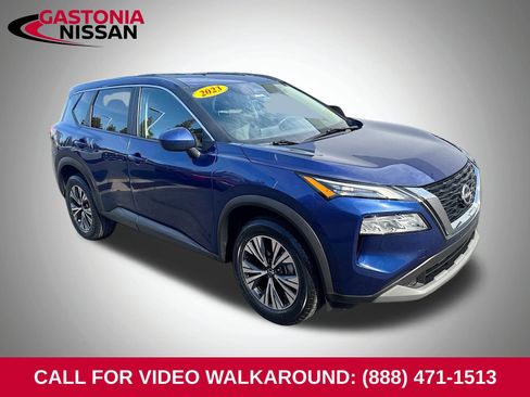 Used 2023 Nissan Rogue SV image 1