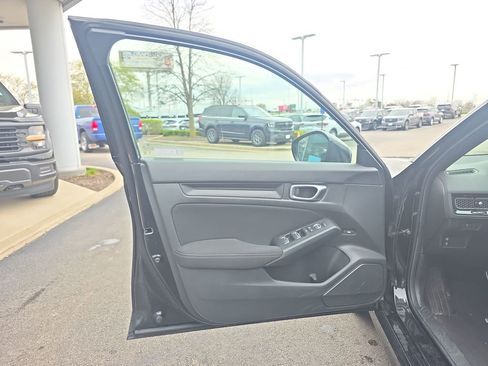 Used 2023 Honda Civic Sport image 12