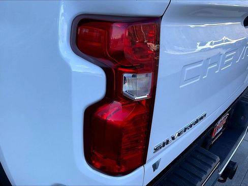 Used 2022 Chevrolet Silverado 2500 LT w/ Convenience Package image 23