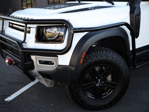 Used 2021 Land Rover Defender 110 SE image 6