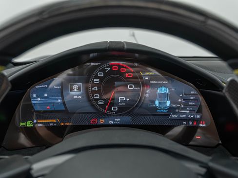 Certified 2025 Ferrari Roma Base image 40