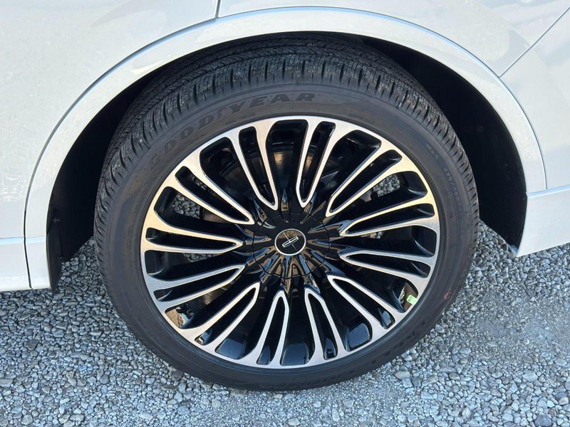 New 2027 Lincoln Aviator Black Label w/ Dynamic Handling Package AWD/4WD image 10