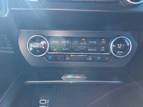 Used 2019 Ford Expedition Limited w/ Equipment Group 303A AWD/4WD image 10