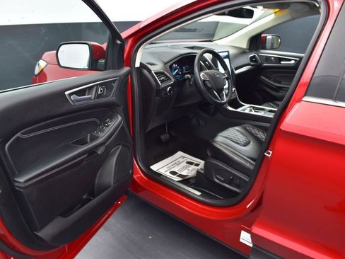 Used 2024 Ford Edge Titanium image 11