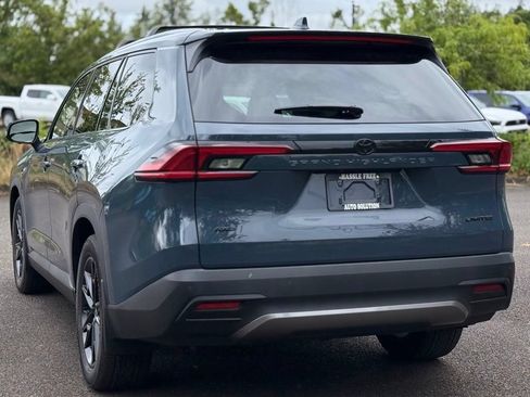 Certified 2025 Toyota Grand Highlander AWD image 3