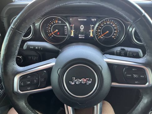 Used 2019 Jeep Wrangler Unlimited Sahara AWD/4WD image 28