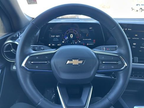 Used 2025 Chevrolet Equinox LT AWD/4WD image 17
