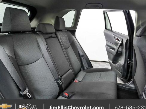 Used 2025 Toyota RAV4 XLE FWD image 19