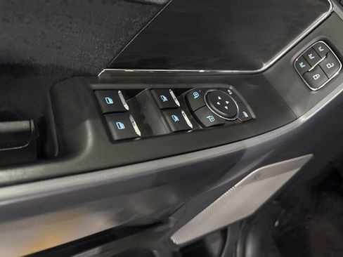 Used 2025 Ford F150 Lariat w/ Equipment Group 501A Mid image 14