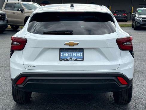Certified 2025 Chevrolet Trax LS image 6
