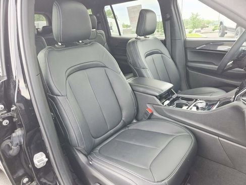 Used 2023 Jeep Grand Cherokee L Laredo AWD/4WD image 19