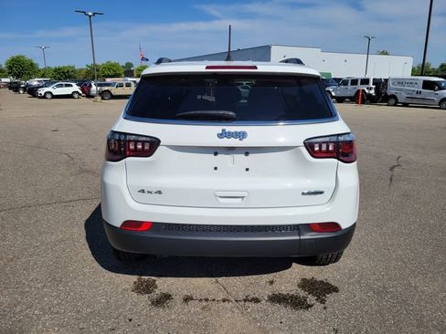 Used 2023 Jeep Compass Latitude AWD/4WD image 4