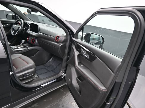 Used 2025 Chevrolet Blazer RS FWD image 14