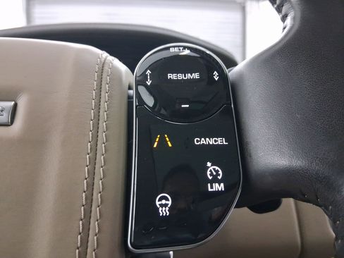 Used 2018 Land Rover Range Rover Long Wheelbase Supercharged image 15