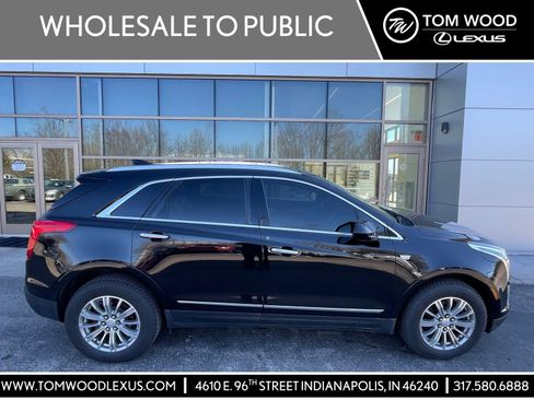 Used 2017 Cadillac XT5 Luxury w/ Driver Awareness Package image 1