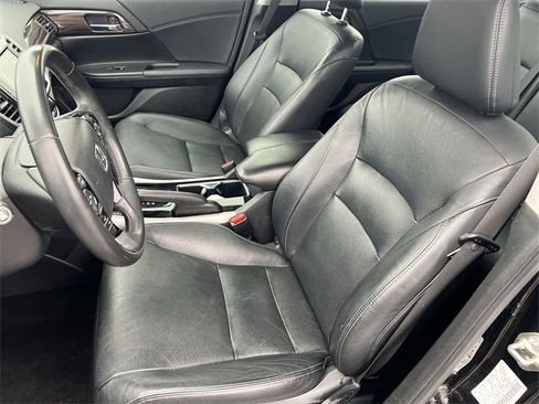 Used 2016 Honda Accord Touring image 27