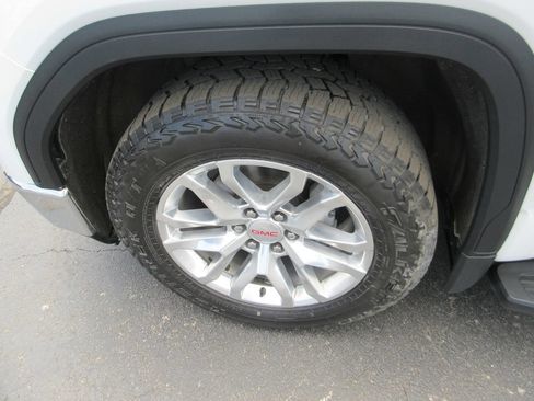 Used 2021 GMC Sierra 1500 SLT w/ SLT Premium Plus Package AWD/4WD image 17