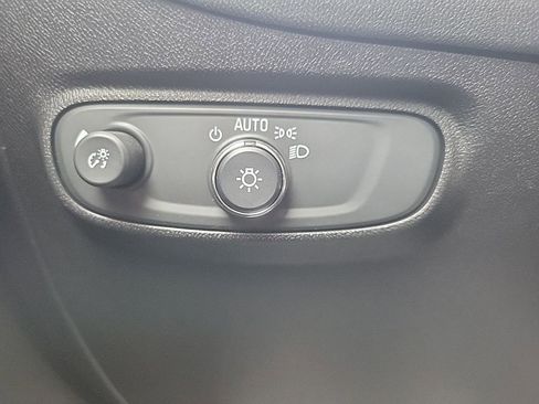 Certified 2019 Chevrolet Equinox LT image 10