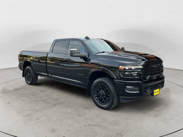 Used 2025 RAM 3500 Limited AWD/4WD image 3