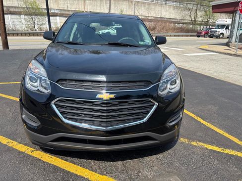 Used 2017 Chevrolet Equinox LS image 2