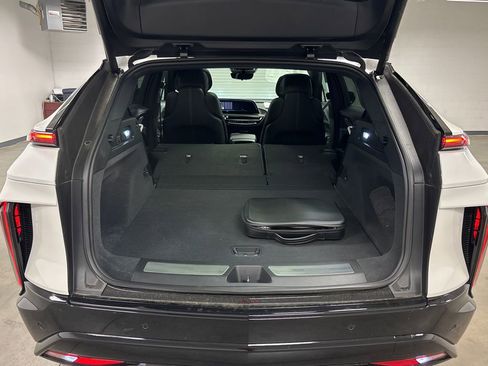 New 2025 Cadillac Lyriq Sport image 18