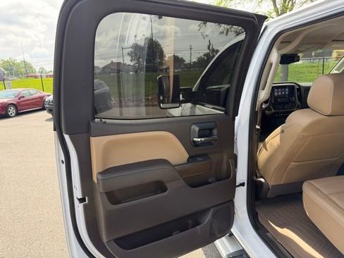 Used 2018 GMC Sierra 3500 Denali w/ Duramax Plus Package AWD/4WD image 26