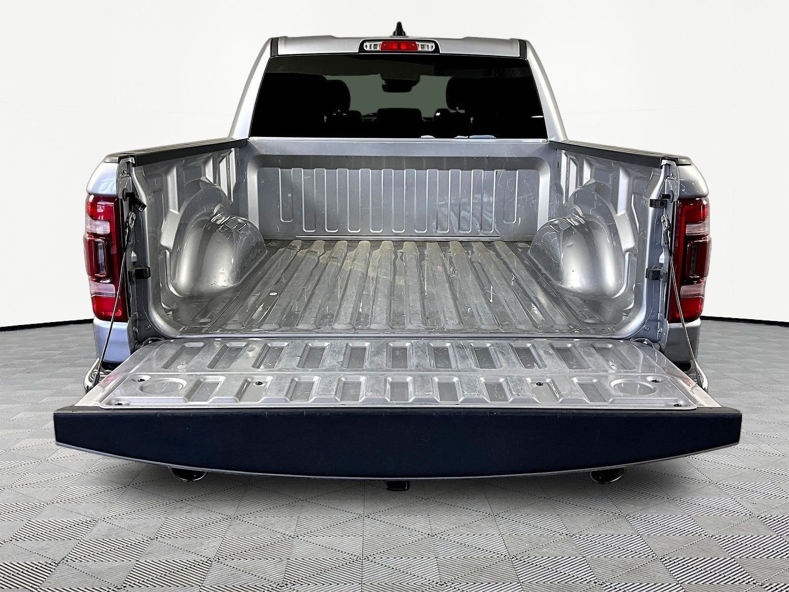 Used 2023 RAM 1500 Laramie AWD/4WD image 14