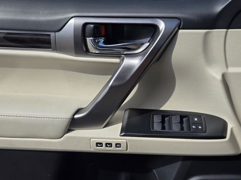 Used 2023 Lexus GX 460 Luxury w/ Sport Design Package image 35