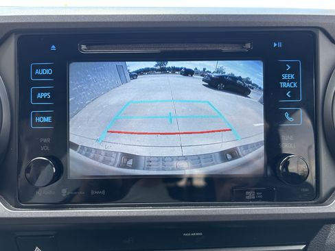 Used 2019 Toyota Tacoma TRD Sport AWD/4WD image 26
