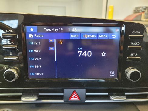 Used 2021 Hyundai Elantra SEL w/ Convenience Package FWD image 25