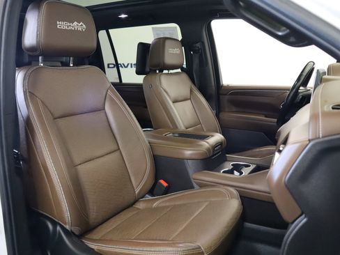 Used 2021 Chevrolet Suburban High Country w/ Premium Package image 19