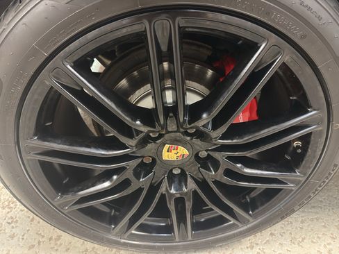 Used 2015 Porsche Cayenne Turbo AWD/4WD image 36