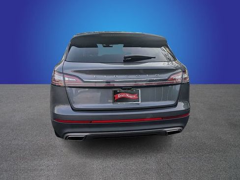 Used 2022 Lincoln Nautilus FWD w/ Premium Package image 4