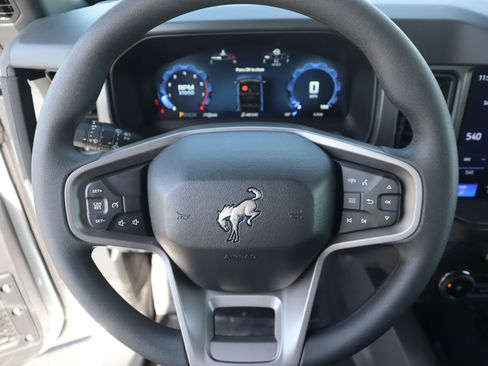 New 2026 Ford Bronco 4-Door AWD/4WD image 3