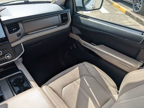 Used 2024 Ford Expedition Max Limited RWD image 18