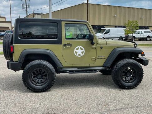Used 2013 Jeep Wrangler Sport AWD/4WD image 4