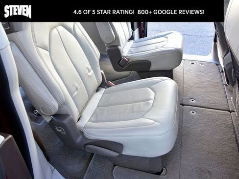 Used 2020 Chrysler Pacifica Touring-L image 14