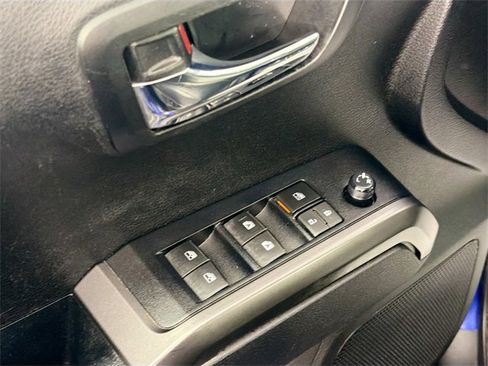 Used 2022 Toyota Tacoma TRD Off-Road image 18