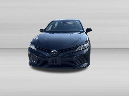 Used 2019 Toyota Camry LE FWD image 8