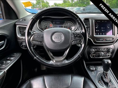 Used 2021 Jeep Cherokee Trailhawk AWD/4WD image 10