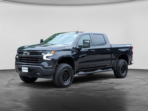 Used 2024 Chevrolet Silverado 1500 RST w/ Protection Package AWD/4WD image 3