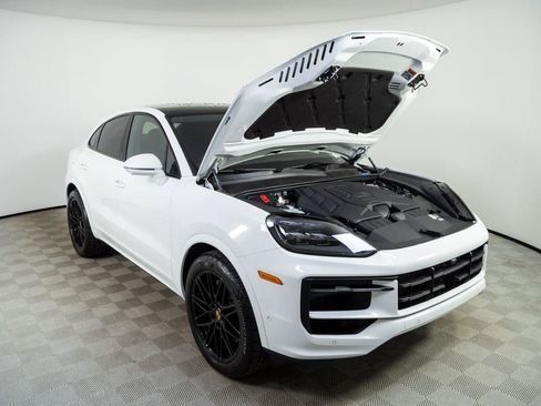 New 2026 Porsche Cayenne Coupe AWD/4WD image 34