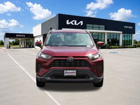 Used 2019 Toyota RAV4 LE w/ All Weather Liner Package FWD image 2