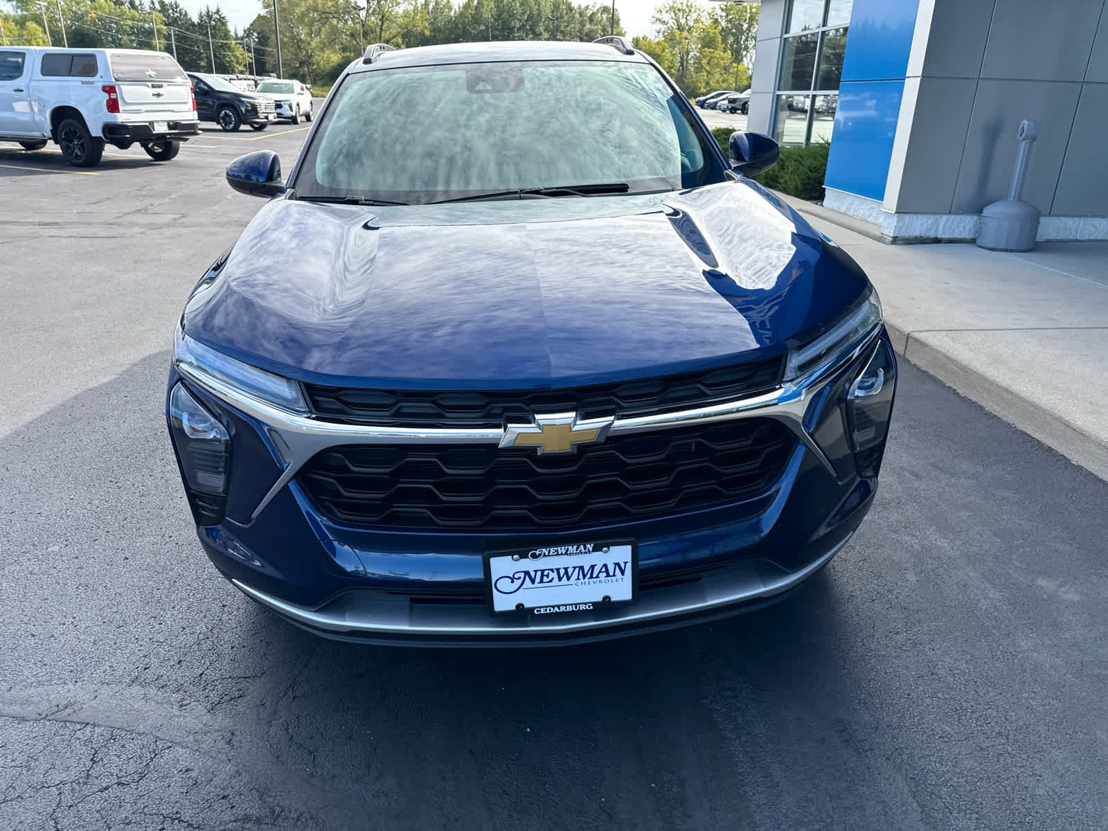 Used 2024 Chevrolet Trax LT w/ Driver Confidence Package FWD image 2