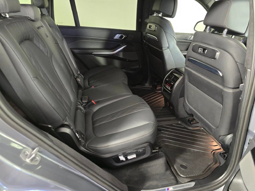 Used 2025 BMW X7 M60i AWD/4WD image 14