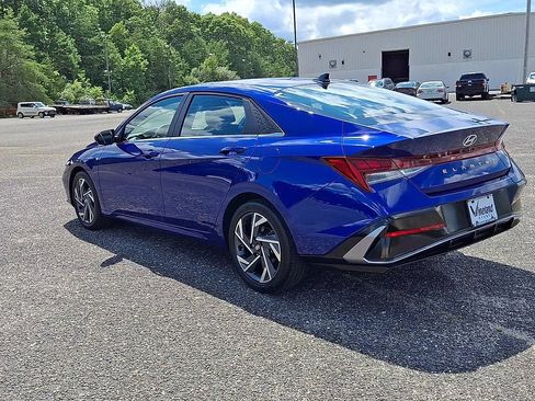 Certified 2025 Hyundai Elantra SEL FWD image 6