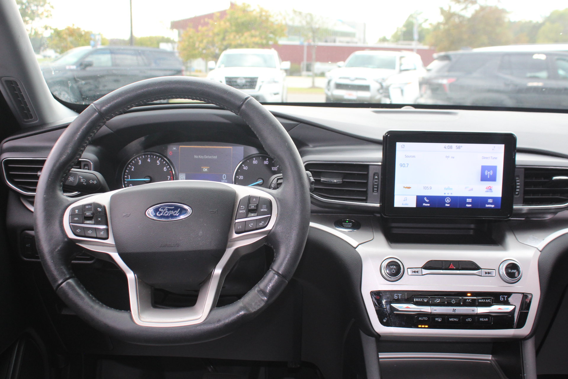 Used 2021 Ford Explorer XLT w/ Equipment Group 202A AWD/4WD image 24