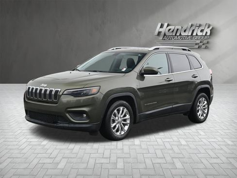 Used 2019 Jeep Cherokee Latitude w/ Popular Appearance Group image 8