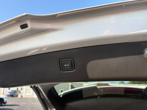 Used 2020 Chevrolet Blazer LT FWD image 30